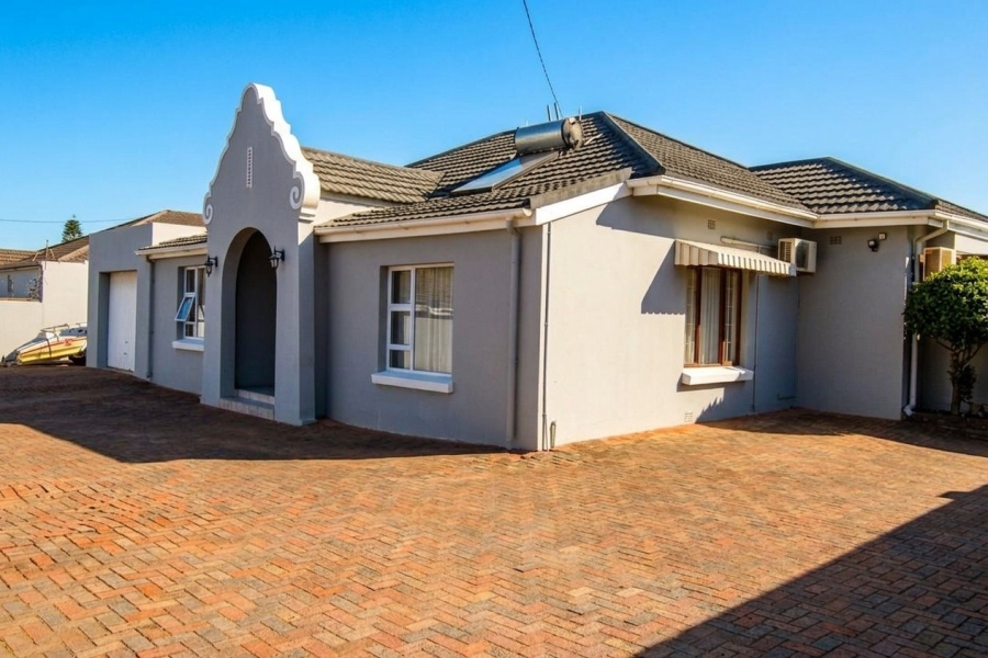 4 Bedroom Property for Sale in Berea Eastern Cape